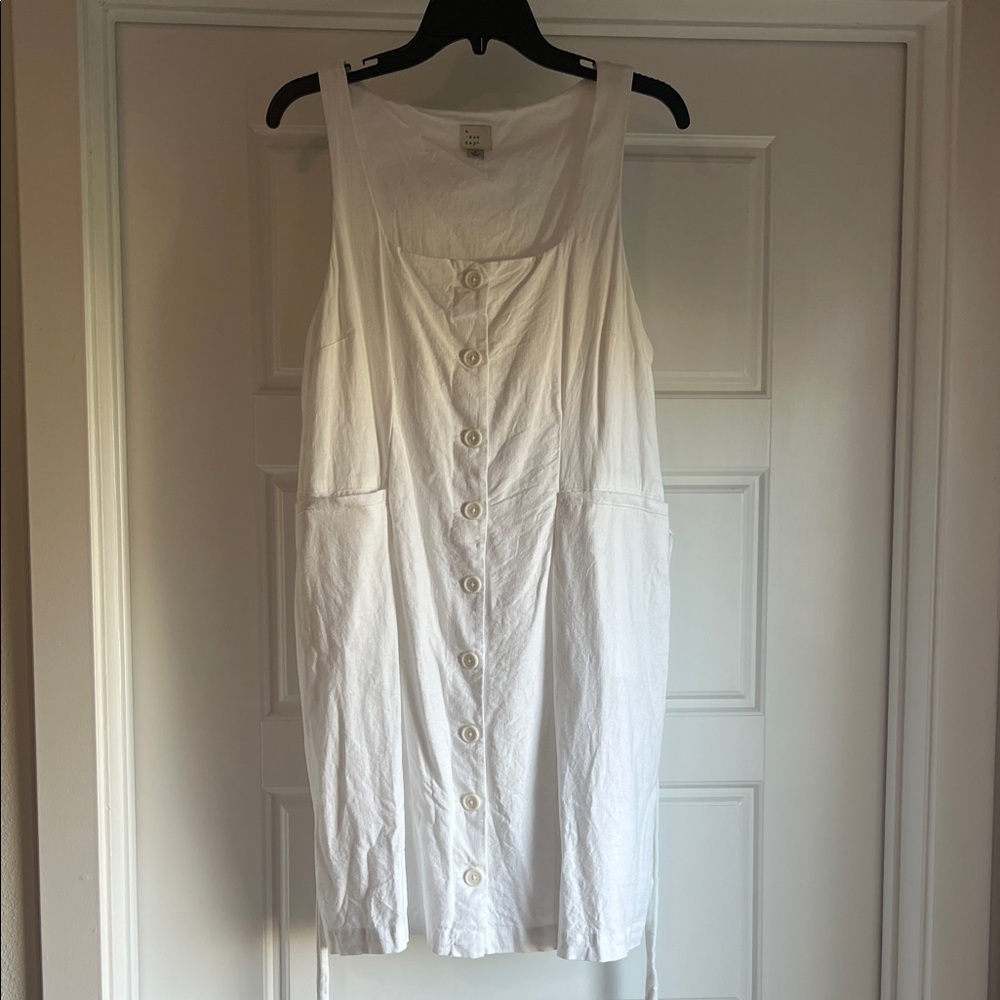 White Button-Down Sleeveless Dress